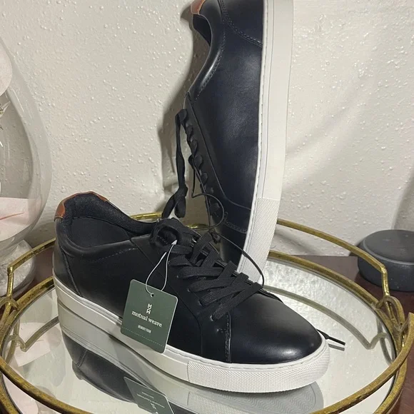 Minimal Weave Black Leather Men's Sneakers - Picture 3 of 6